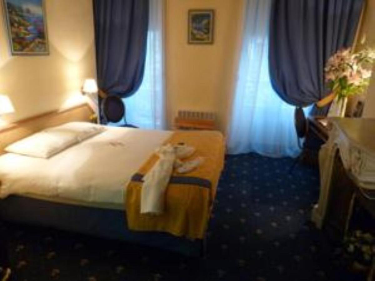 Hôtel Foch Lyon Rum bild